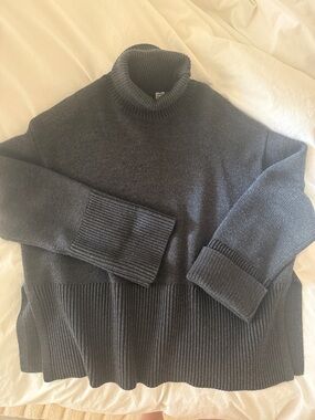 Toteme charcoal gray turtleneck wool slit sweater size XS